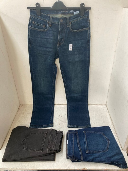 Lot 1444  
            Marchington SR15 - Parcel Delivery Only 

                
JEANS IN BLACK SIZE: 28W 32L TO INCLUDE JEANS IN DARK BLUE SIZE: 34W 28L & JEANS ...