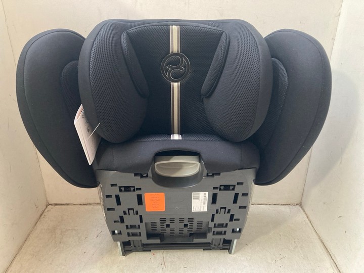 Lot 1453  
            Marchington SR15 - Parcel Delivery Only 

                
CYBEX GOLD SOLUTION G2 CHILD CAR SEAT IN MOON BLACK ORIGINAL RRP: £230: LOCATION ...