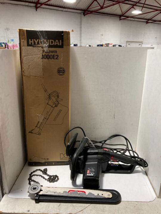 Lot 1499  
            Marchington SR15 - Parcel Delivery Only 

                
OREGON CORDED CHAINSAW TO INCLUDE HYUNDAI 3000W LEAF BLOWER MODEL: HYBV3000E2 (18...