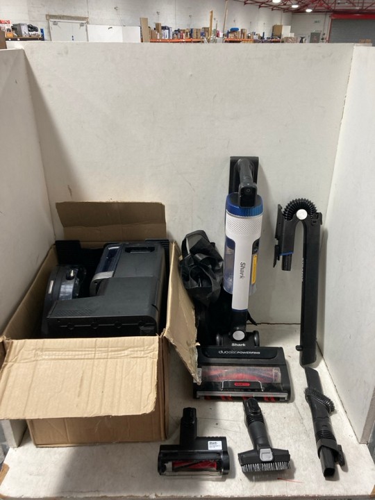 Lot 1514  
            Marchington SR15 - Parcel Delivery Only 

                
SHARK STRATOS CORDLESS STICK VACUUM CLEANER -PET PRO MODEL TO INCLUDE SHARK POWER...