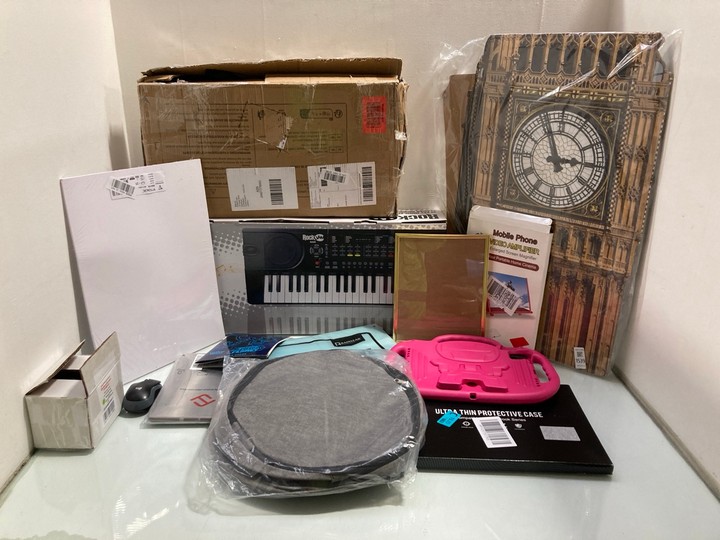 Lot 1539  
            Marchington SR15 - Parcel Delivery Only 

                
QTY OF ASSORTED ITEMS TO INCLUDE ROCKJAM 49 KEY MUSIC KEYBOARD: LOCATION - AR15