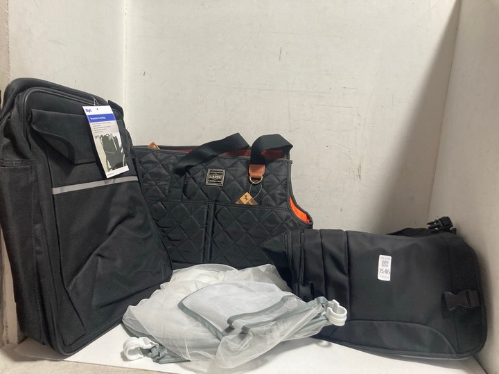 Lot 1546  
            Marchington SR15 - Parcel Delivery Only 

                
4 X ASSORTED ITEMS TO INCLUDE COOL BAG BACKPACK IN BLACK: LOCATION - AR16