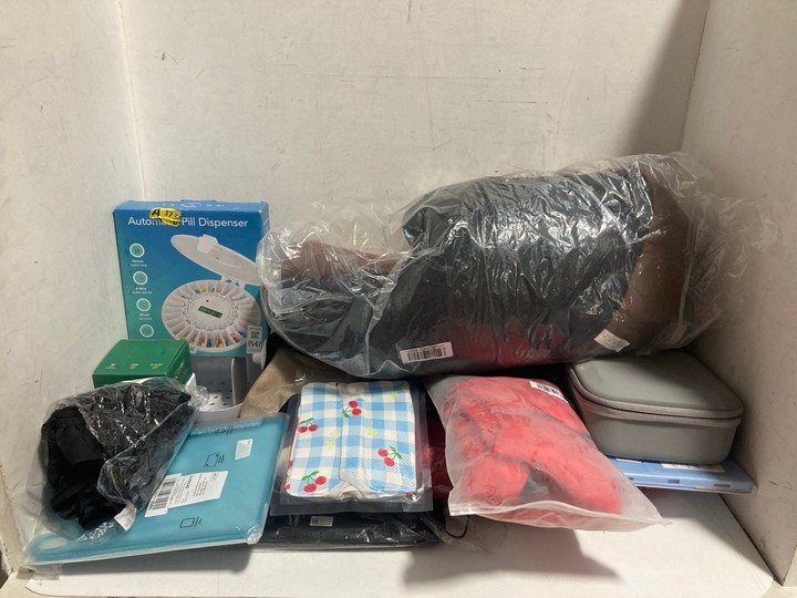 Lot 1547  
            Marchington SR15 - Parcel Delivery Only 

                
QTY OF ASSORTED ITEMS TO INCLUDE JOSEPH JOSEPH DUO CORNER SHOWER CADDY WITH DIVID...