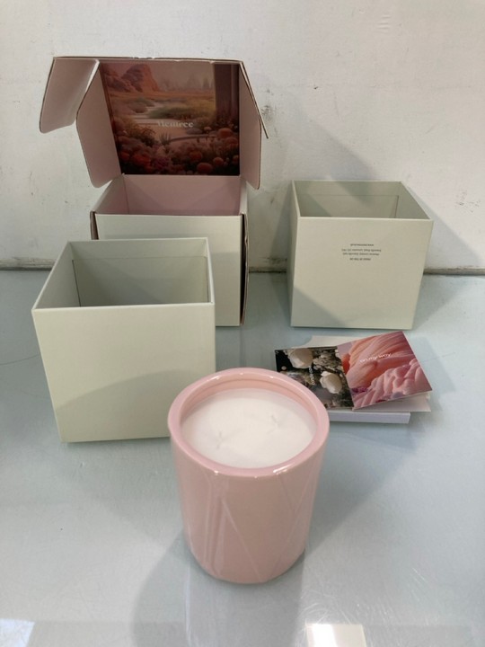 Lot 1582  
            Marchington SR15 - Parcel Delivery Only 

                
MEMREE ON MY WAY SCENTED CANDLE: LOCATION - A5T