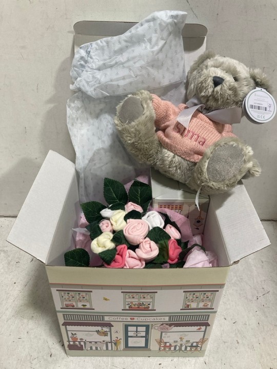 Lot 1598  
            Marchington SR15 - Parcel Delivery Only 

                
BABY BLOOMS GIFT SET: LOCATION - A5T