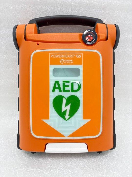 Lot 122  
            Nationwide - Parcel Delivery Only 

                
G5 CARDIAC SCIENCE POWERHEART DEFIBRILLATOR (ORIGINAL RRP - £1230). (UNIT ONLY) [...