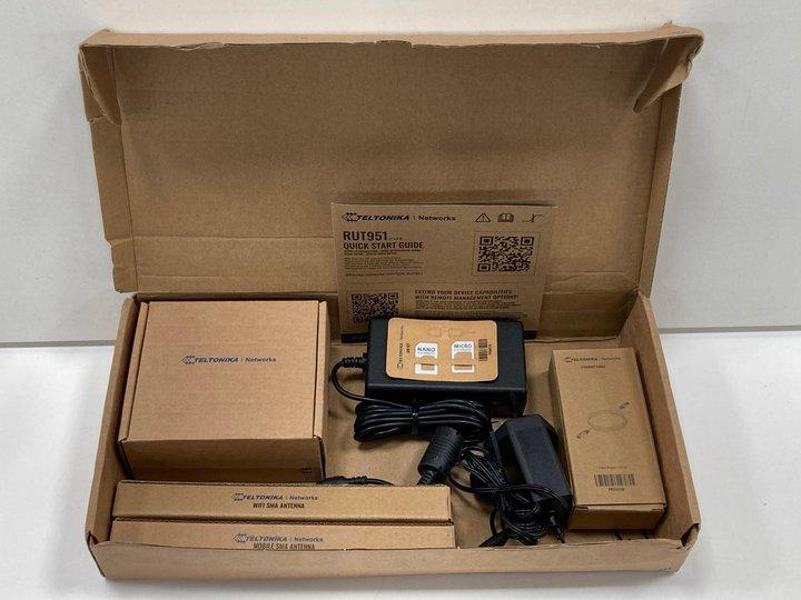 Lot 123  
            Nationwide - Parcel Delivery Only 

                
TELTONIKA RUT951 INDUSTRIAL CELLULAR ROUTER IN BLACK. (WITH THE BOX AND ACCESSORI...