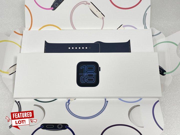 Lot 12  
            Nationwide - Parcel Delivery Only 

                
APPLE WATCH SE 3 40MM MIDNIGHT AL MIDNIGHT SB S/M GPS SMARTWATCH (ORIGINAL RRP - ...