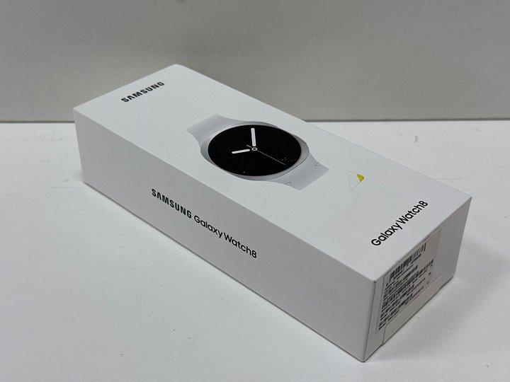 Lot 40  
            Nationwide - Parcel Delivery Only 

                
SAMSUNG GALAXY WATCH 8 40MM | LTE SMARTWATCH (ORIGINAL RRP - £369) IN SILVER: MOD...