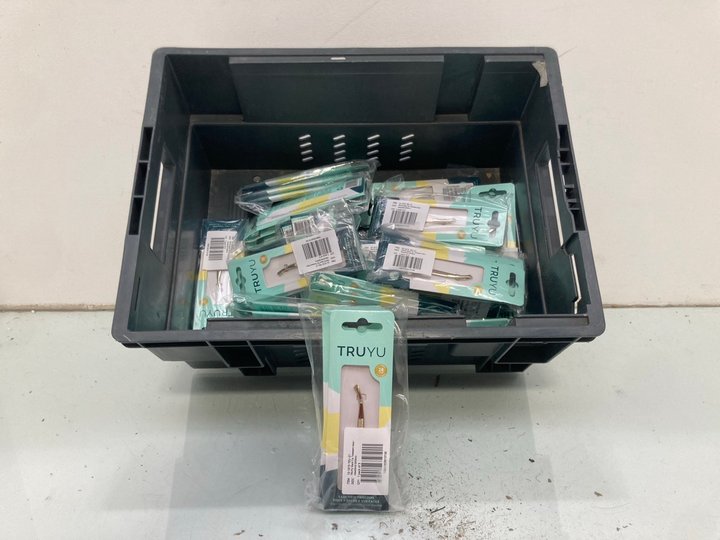 Lot 1024  
            Marchington SR14 - Parcel Delivery Only 

                
QTY OF TRUYU SLANT TIP TWEEZERS - GOLD EDITION: LOCATION - C11