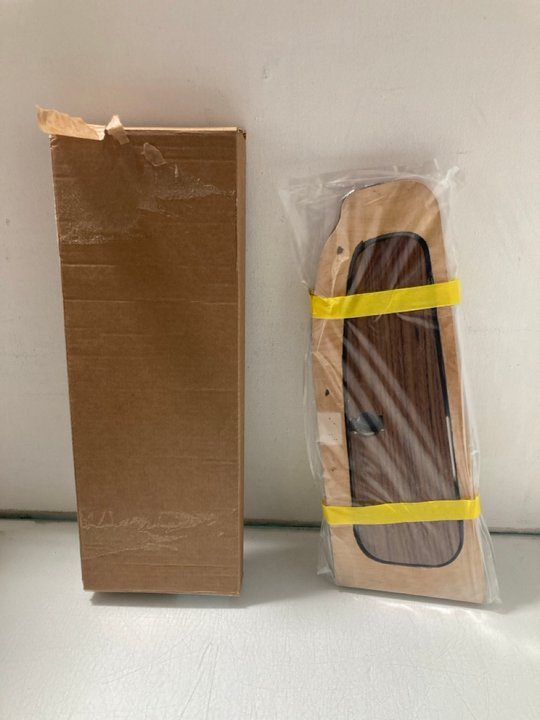 Lot 102  
            Marchington SR14 - Parcel Delivery Only 

                
AUSTIN HEALEY WOODEN RIGHT HAND DRIVE DASHBOARD IN WALNUT VENEERED - MODEL: DAS14...