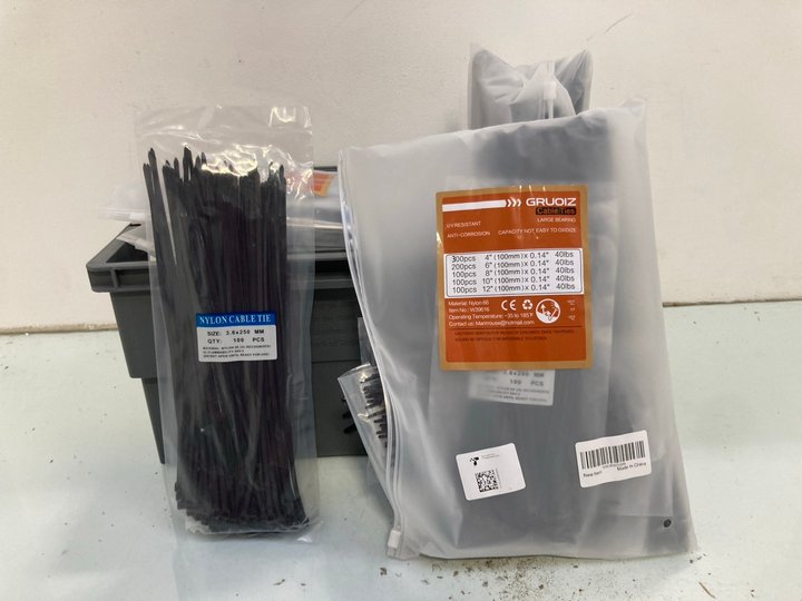 Lot 1034  
            Marchington SR14 - Parcel Delivery Only 

                
QTY OF GRUOIZ LARGE BEARING UV RESISTANT CABLE TIES: LOCATION - C11