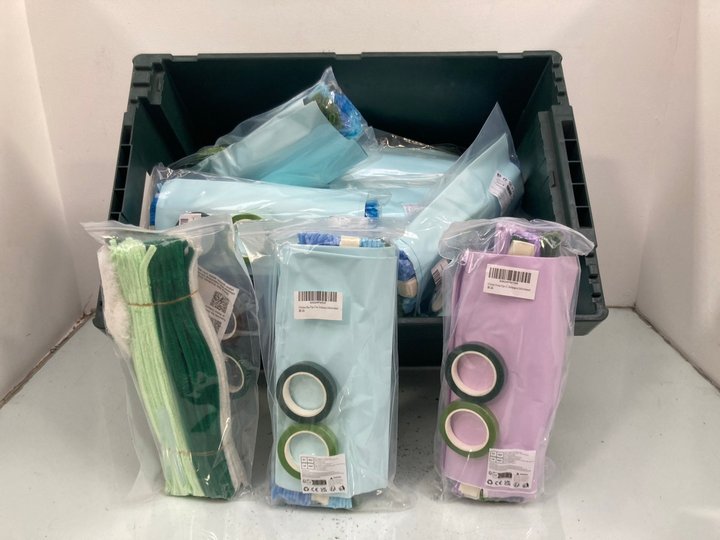 Lot 1058  
            Marchington SR14 - Parcel Delivery Only 

                
QTY OF ASSORTED PIPE CLEANER BOUQUET CRAFT SETS IN ASSORTED COLOURS: LOCATION - C12