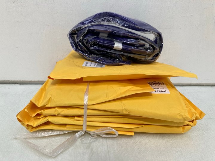 Lot 1061  
            Marchington SR14 - Parcel Delivery Only 

                
QTY OF COSPLAY WIGS IN WINE RED: LOCATION - C13