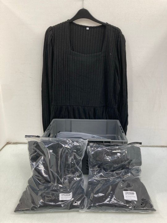 Lot 1107  
            Marchington SR14 - Parcel Delivery Only 

                
QTY OF LONG SLEEVE DRESSES IN BLACK - SIZE 2XL: LOCATION - C15