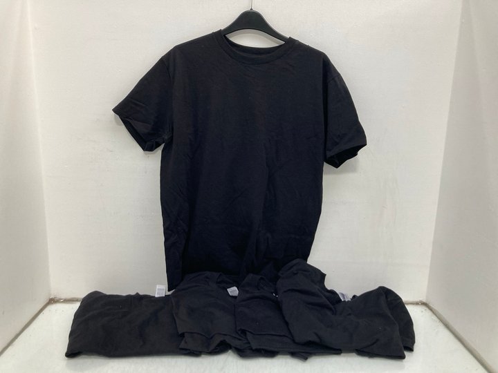 Lot 1224  
            Marchington SR14 - Parcel Delivery Only 

                
QTY OF RUSSELL ATHLETIC S/S T-SHIRTS IN BLACK - SIZE SMALL: LOCATION - C20