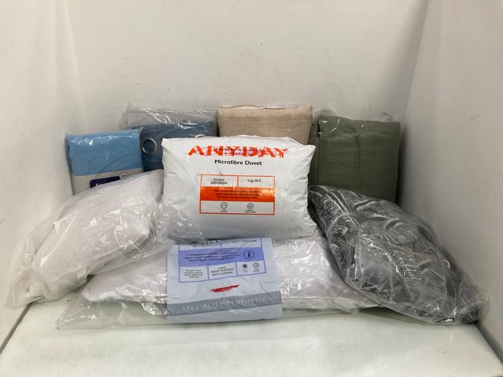 Lot 1235  
            Marchington SR14 - Parcel Delivery Only 

                
QTY OF ASSORTED HOUSEHOLD FURNISHINGS TO INCLUDE JOHN LEWIS & PARTNERS MICROFIBRE...