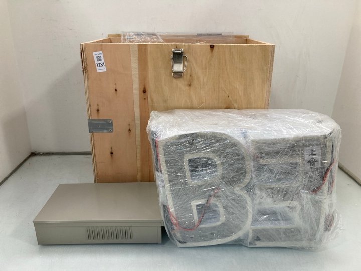 Lot 1281  
            Marchington SR14 - Parcel Delivery Only 

                
BEER CAVE' LED CONTROLLED LIGHT: LOCATION - D18