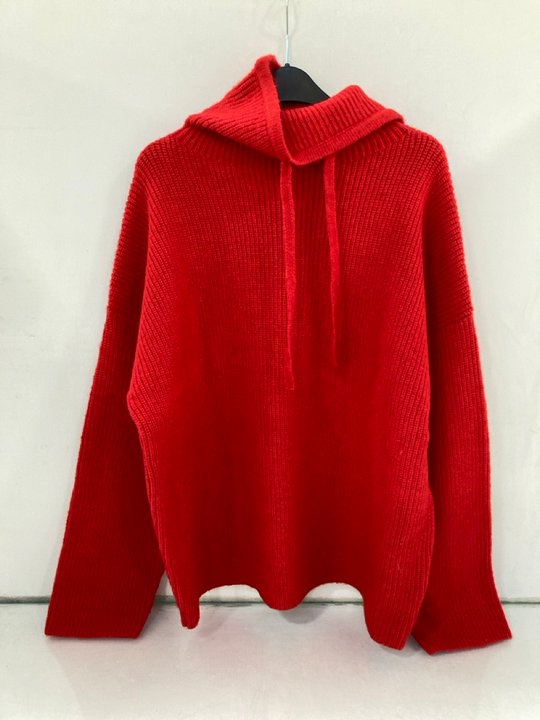 Lot 1284  
            Marchington SR14 - Parcel Delivery Only 

                
MINT VELVET RED COSY SNOOD HOODIE - SIZE LARGE - ORIGINAL RRP £99: LOCATION - D17