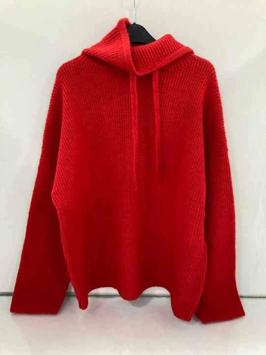Lot 1285  
            Marchington SR14 - Parcel Delivery Only 

                
MINT VELVET RED COSY SNOOD HOODIE - SIZE X-LARGE - ORIGINAL RRP £99: LOCATION - D17