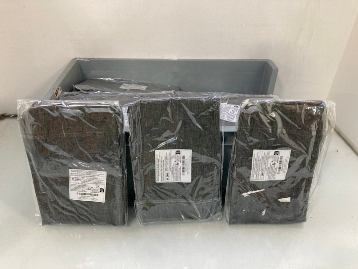 Lot 1312  
            Marchington SR14 - Parcel Delivery Only 

                
QTY OF TESSLOVE DUST COVERS IN GREY FOR CRICUT MODELS: LOCATION - D17