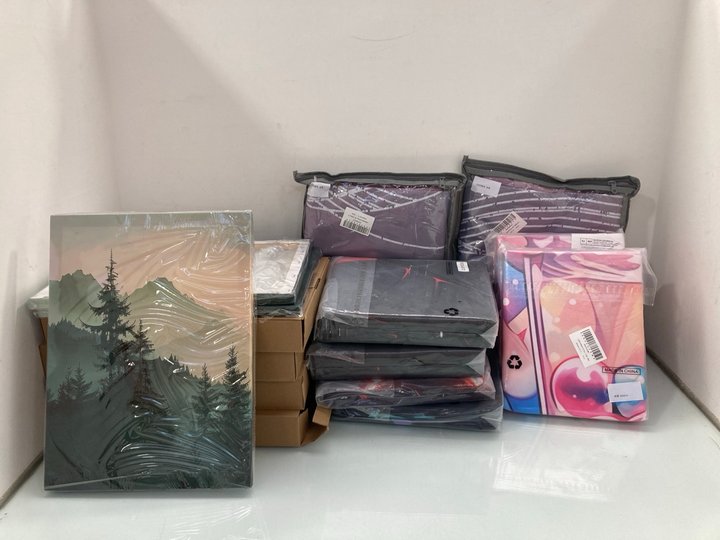 Lot 1315  
            Marchington SR14 - Parcel Delivery Only 

                
QTY OF ASSORTED HOUSEHOLD FURNISHINGS TO INCLUDE HOMEWISH ABSTRACT OMBRE CURTAINS...