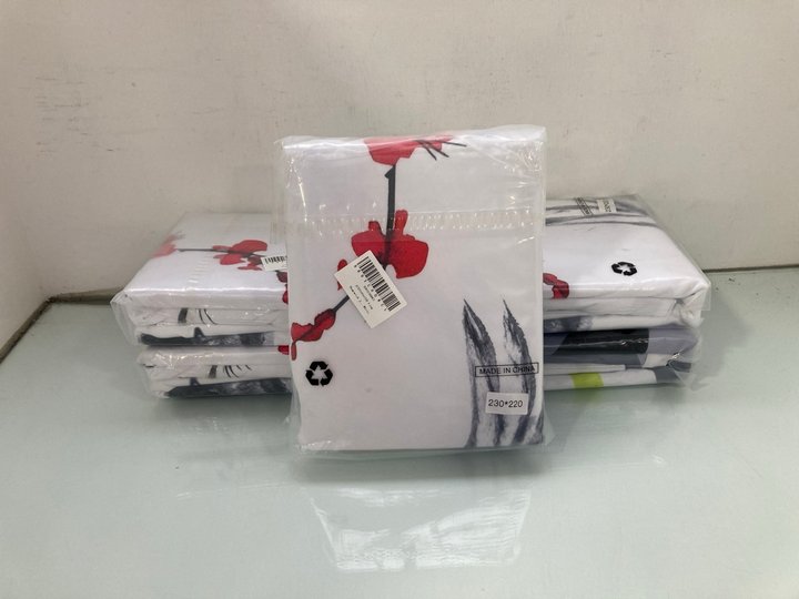 Lot 1316  
            Marchington SR14 - Parcel Delivery Only 

                
QTY OF ASSORTED BEDDING TO INCLUDE HOMEWISH JAPANESE STYLE KINGSIZE DUVET SET: LO...