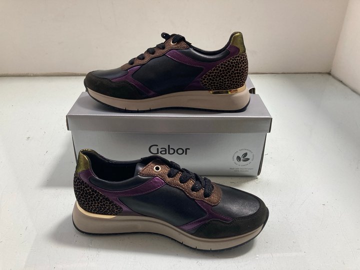 Lot 132  
            Marchington SR14 - Parcel Delivery Only 

                
GABOR COMFORT LOW SNEAKERS IN MULTI COLOURED LEATHER AND SUEDE UK SIZE 4.5: LOCAT...
