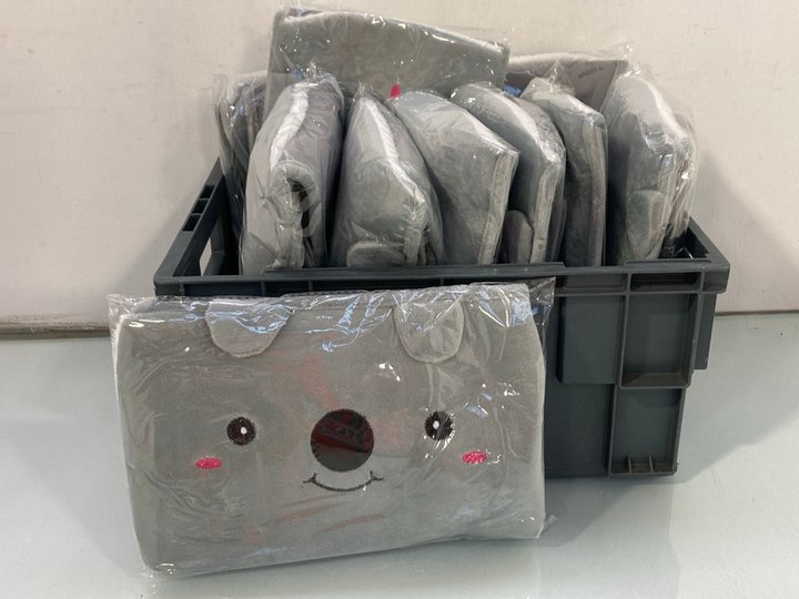 Lot 1331  
            Marchington SR14 - Parcel Delivery Only 

                
QTY OF HOT WATER BOTTLES WITH WAIST COVERS IN GREY: LOCATION - D16