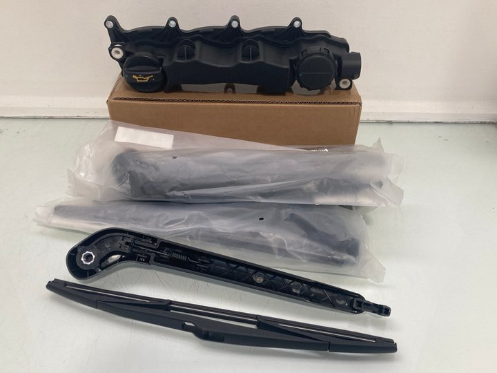 Lot 1337  
            Marchington SR14 - Parcel Delivery Only 

                
2 X ROCKER COVER GASKETS TO INCLUDE 5 X CAR AUTO REAR WINDSCREEN WINDSHIELD WIPER...