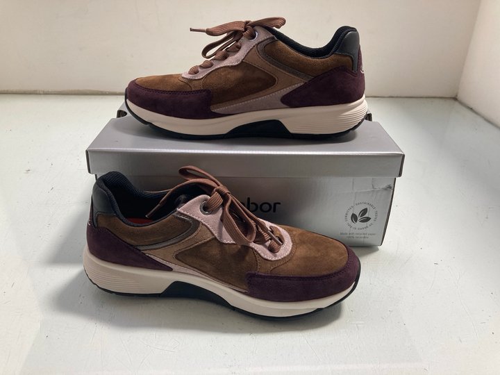 Lot 133  
            Marchington SR14 - Parcel Delivery Only 

                
GABOR ROLLINGSOFT LOW SNEAKERS IN BROWN SUEDE UK SIZE 4.5: LOCATION - A4