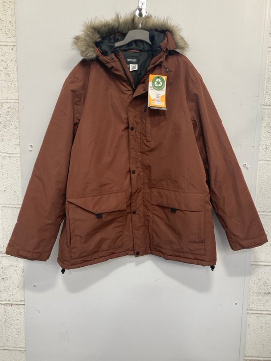 Lot 1357  
            Marchington SR14 - Parcel Delivery Only 

                
REGATTA SALINGER IV COAT IN DARK BROWN - UK 3XL - ORIGINAL RRP £120: LOCATION - D14