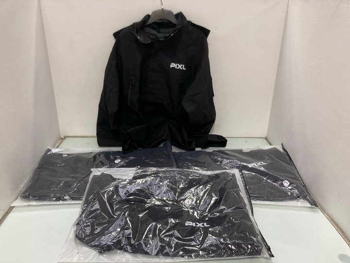 Lot 1382  
            Marchington SR14 - Parcel Delivery Only 

                
4 X PIXL RAINCOATS IN BLACK - UK LARGE: LOCATION - D13