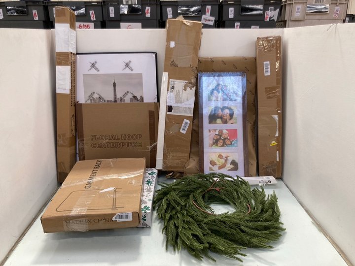 Lot 1439  
            Marchington SR14 - Parcel Delivery Only 

                
QTY OF ASSORTED HOUSEHOLD ITEMS TO INCLUDE METAL GARMENT RACK IN BLACK: LOCATION ...