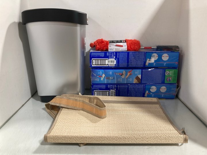 Lot 1462  
            Marchington SR14 - Parcel Delivery Only 

                
QTY OF ASSORTED HOUSEHOLD ITEMS TO INCLUDE VILEDA 1-2-SPRAY MAX SPRAY MOP STARTER...