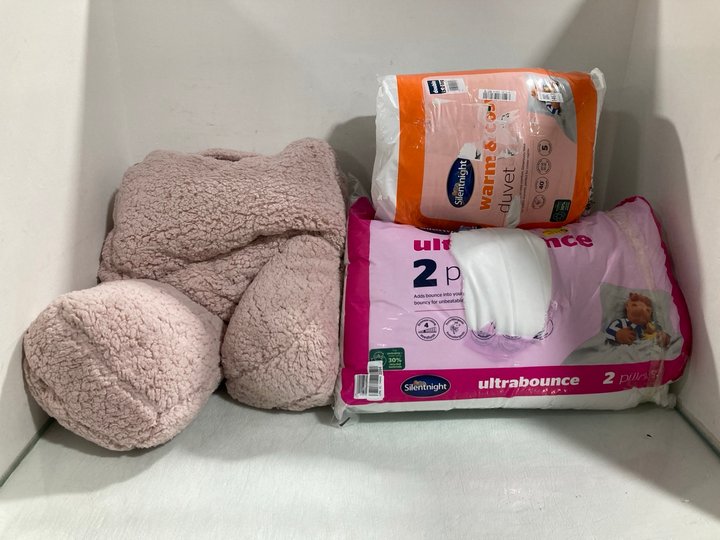 Lot 1463  
            Marchington SR14 - Parcel Delivery Only 

                
3 X ASSORTED SOFT FURNISHINGS TO INCLUDE SILENTNIGHT WARM & COSY DOUBLE 15 TOG DU...