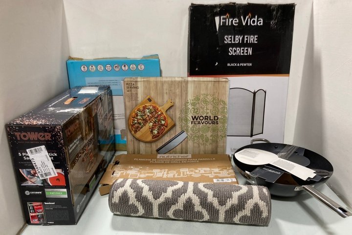 Lot 1467  
            Marchington SR14 - Parcel Delivery Only 

                
QTY OF ASSORTED KITCHEN ITEMS TO INCLUDE TOWER LINEAR ROSE GOLD EDITION 5PCS NON-...