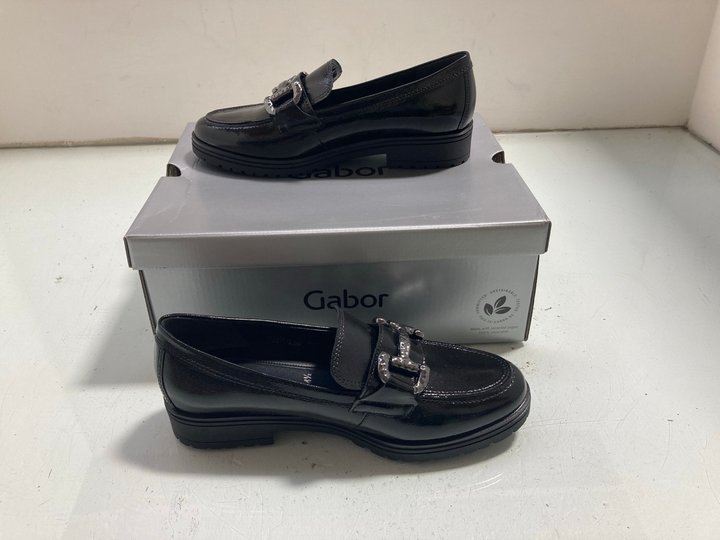 Lot 146  
            Marchington SR14 - Parcel Delivery Only 

                
GABOR SLIP ON LOAFERS IN BLACK LEATHER UK SIZE 4.5: LOCATION - A4