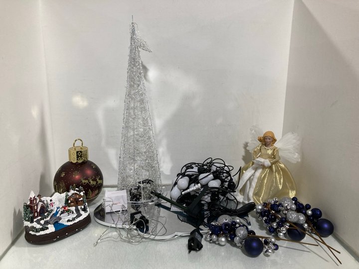 Lot 1471  
            Marchington SR14 - Parcel Delivery Only 

                
QTY OF ASSORTED CHRISTMAS DECORATIONS TO INCLUDE MR CHRISTMAS ANIMATED ANGEL CHRI...