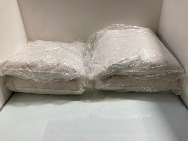 Lot 149  
            Marchington SR14 - Parcel Delivery Only 

                
4 X LUXURY STANDARD PILLOWS: LOCATION - A4