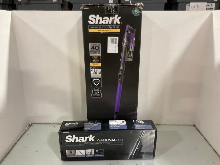 Lot 1519  
            Marchington SR14 - Parcel Delivery Only 

                
SHARK ANTI HAIR WRAP CORDLESS PET VACUUM - MODEL IZ202UKT TO INCLUDE SHARK WANDVA...