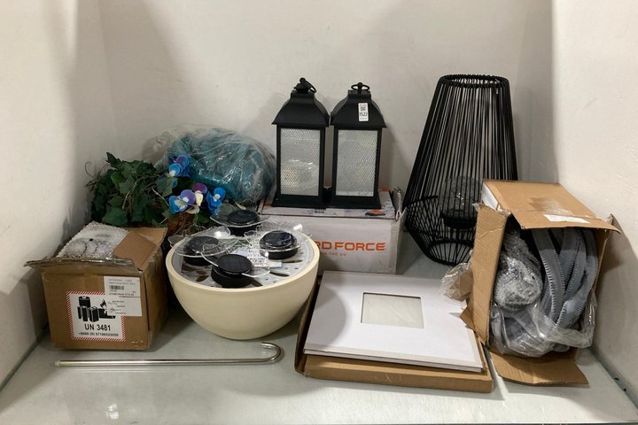 Lot 1522  
            Marchington SR14 - Parcel Delivery Only 

                
QTY OF ASSORTED OUTDOOR ITEMS TO INCLUDE YARDFORCE CORDLESS 20V PRESSURE CLEANER:...