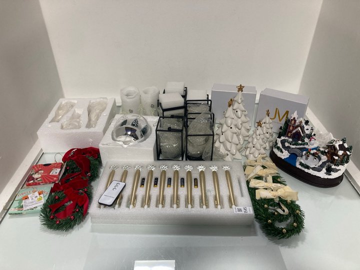 Lot 1545  
            Marchington SR14 - Parcel Delivery Only 

                
QTY OF ASSORTED CHRISTMAS DECORATIONS TO INCLUDE CHRISTMAS ICE SKATING SCENE ORNA...