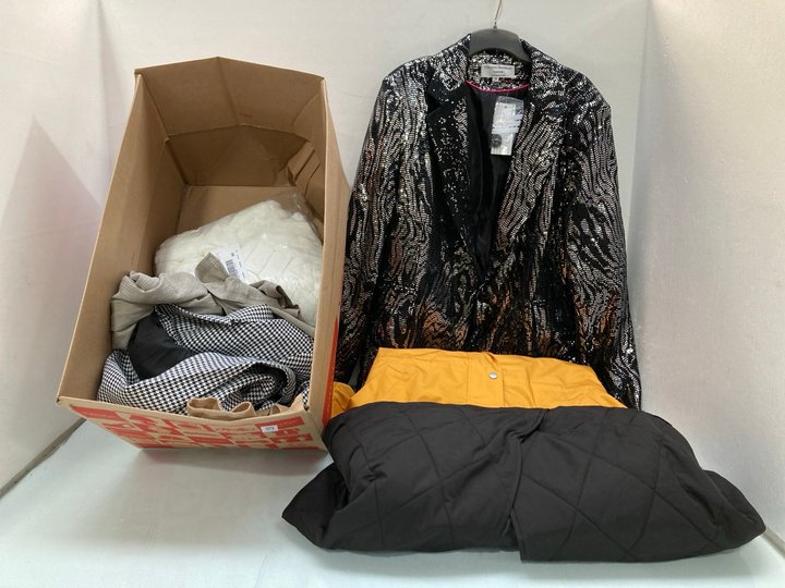 Lot 1553  
            Marchington SR14 - Parcel Delivery Only 

                
QTY OF ASSORTED WOMEN'S CLOTHING IN ASSORTED SIZES TO INCLUDE CENTIGRADE QUILTED ...