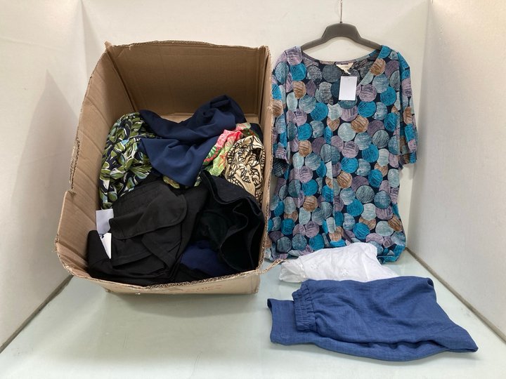 Lot 1562  
            Marchington SR14 - Parcel Delivery Only 

                
QTY OF ASSORTED WOMEN'S CLOTHING IN ASSORTED SIZES TO INCLUDE COZEE HOME SILKY SO...