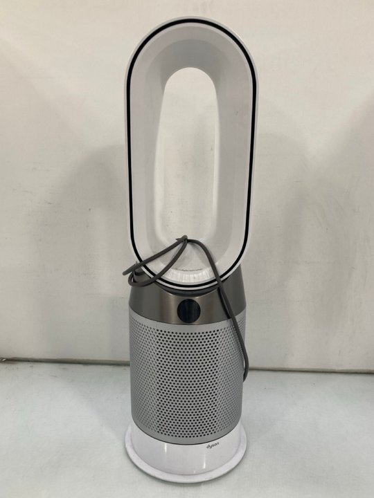 Lot 1583  
            Marchington SR14 - Parcel Delivery Only 

                
DYSON PURE HOT+COOL FAN HEATER & PURIFIER IN WHITE: LOCATION - D2