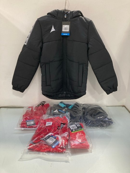 Lot 1590  
            Marchington SR14 - Parcel Delivery Only 

                
QTY OF AVEC JUNIOR SPORTSWEAR TO INCLUDE JUNIOR CLASSIC TEAM SOCKS IN RED - UK SM...