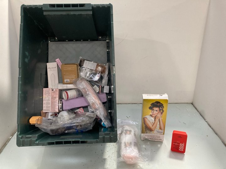 Lot 1601  
            Marchington SR14 - Parcel Delivery Only 

                
QTY OF ASSORTED HEALTH & BEAUTY ITEMS TO INCLUDE MOLTON BROWN VINTAGE WITH ELDERF...