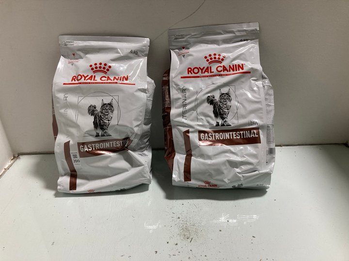 Lot 200  
            Marchington SR14 - Parcel Delivery Only 

                
2 X ROYAL CANIN DRY CAT FOOD - BBE: 02.27: LOCATION - A6