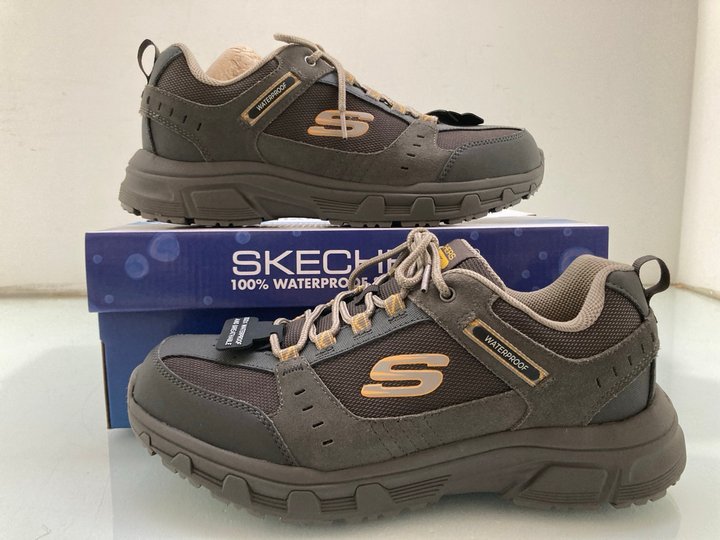 Lot 217  
            Marchington SR14 - Parcel Delivery Only 

                
SKECHERS MEMORY FOAM WATERPROOF WALKING BOOTS IN GREY UK SIZE 9: LOCATION - A7